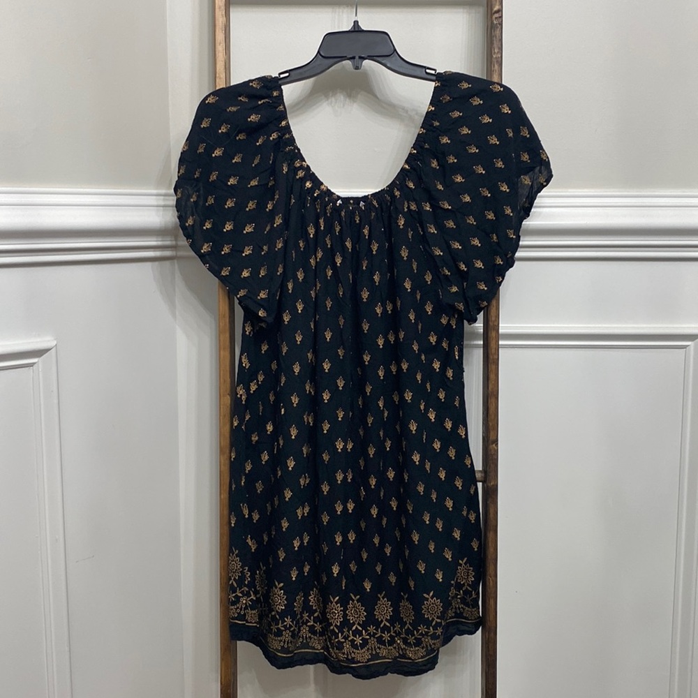 Lapogee black & gold dress